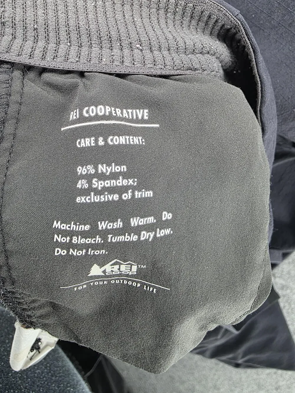 REI Cooperative Pants Mens 32x32 Black Windbreaker Slim Tapered Stretch Nylon